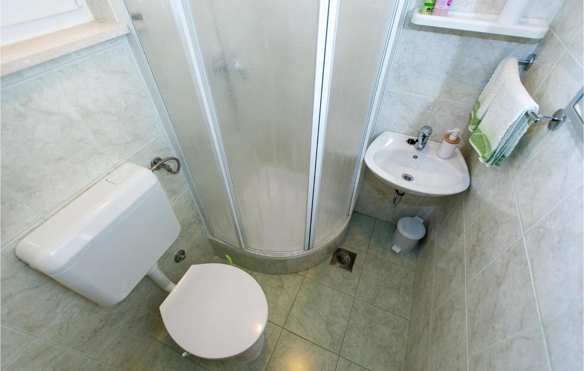 3 Bedroom Lovely Home In Plat Mlini Buitenkant foto