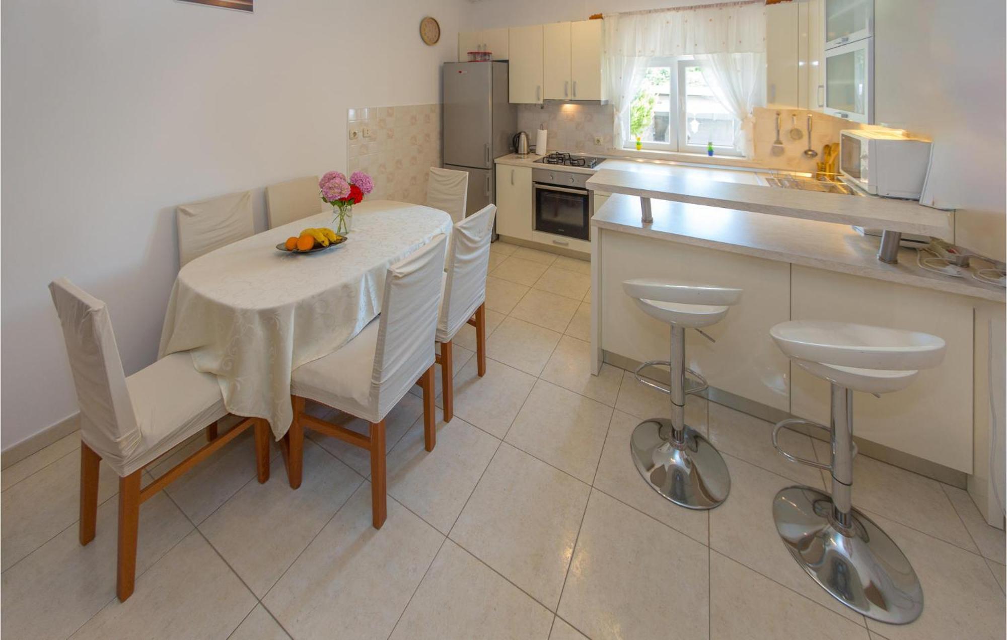 3 Bedroom Lovely Home In Plat Mlini Buitenkant foto