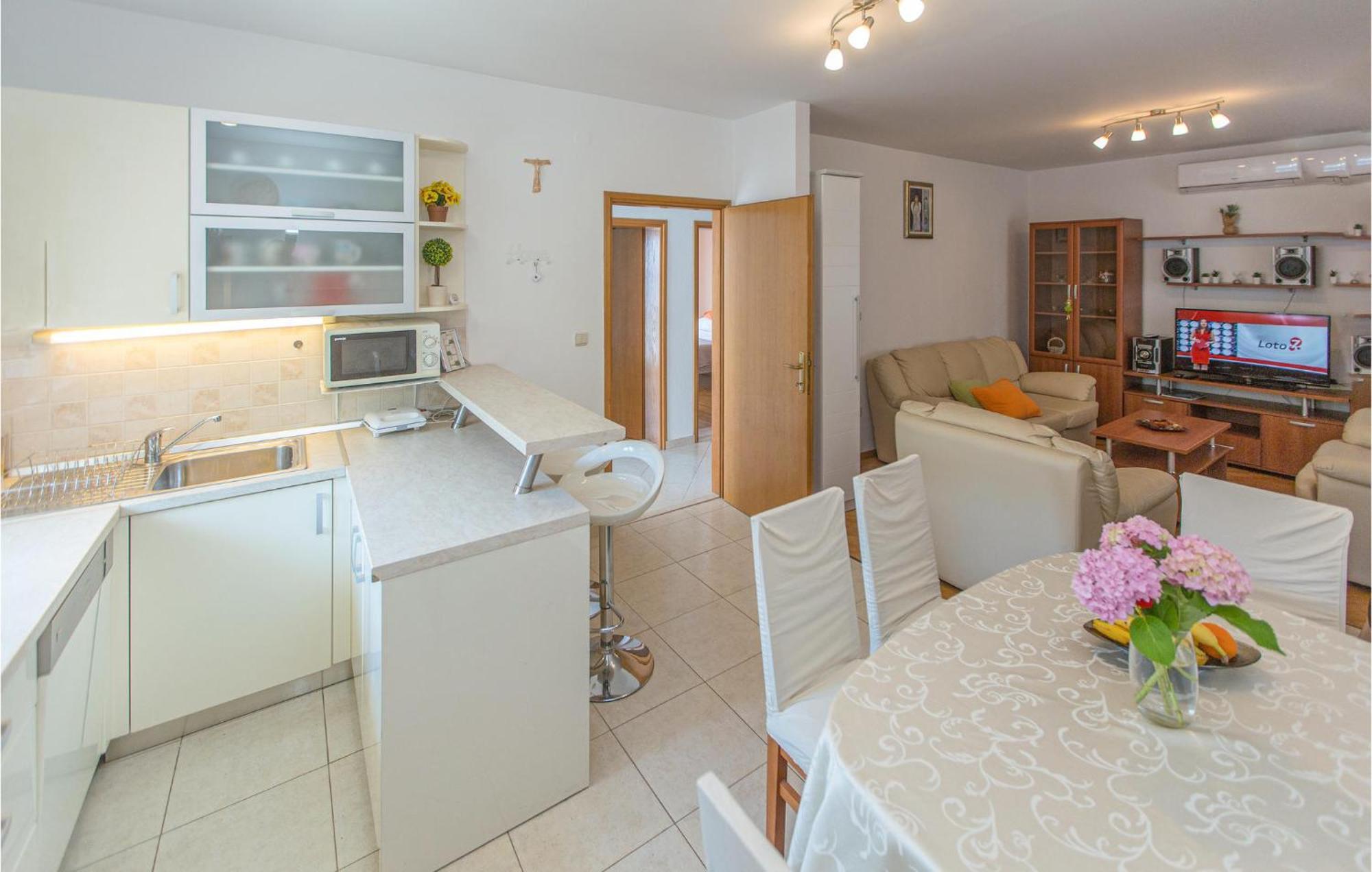 3 Bedroom Lovely Home In Plat Mlini Buitenkant foto